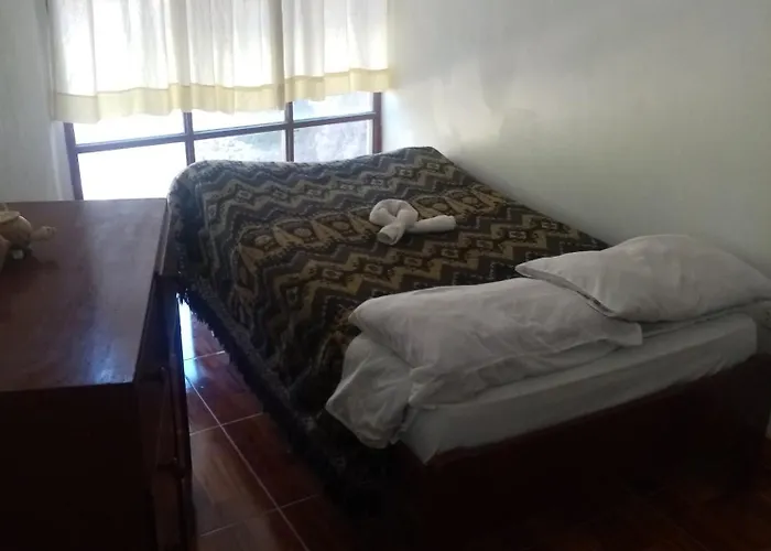 Aylluq Wasin Casa De Familia-guest House, Habitación Triple Hospedagem domiciliar Urubamba